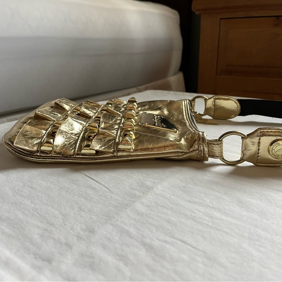 Betsey Johnson Betseyville Ruf Love Crossbody Handbag in Gold with Black accents - Picture 2 of 13